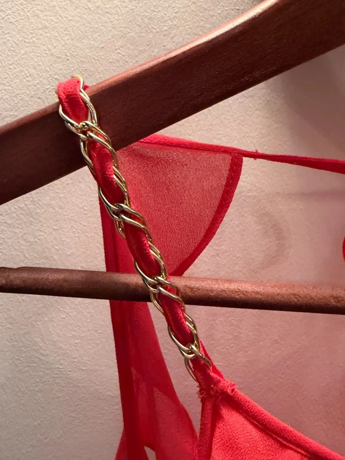 Vestido Morgan T42 coral con volantes y espalda calada en perfecto estado – photo 2